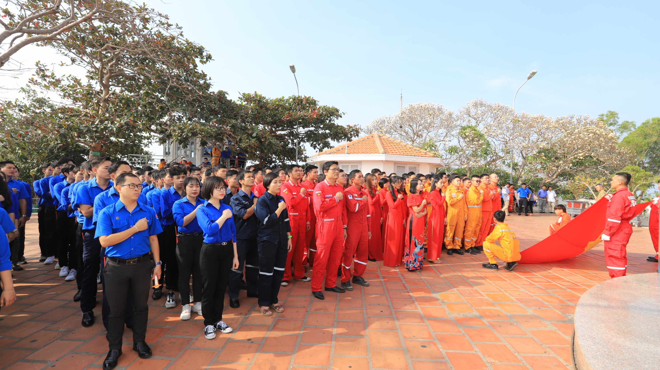 Phát động thi đua “Tuổi trẻ Dầu khí tiếp nối truyền thống, lan tỏa văn hóa Petrovietnam” Phát động thi đua “Tuổi trẻ Dầu khí tiếp nối truyền thống, lan tỏa văn hóa Petrovietnam”