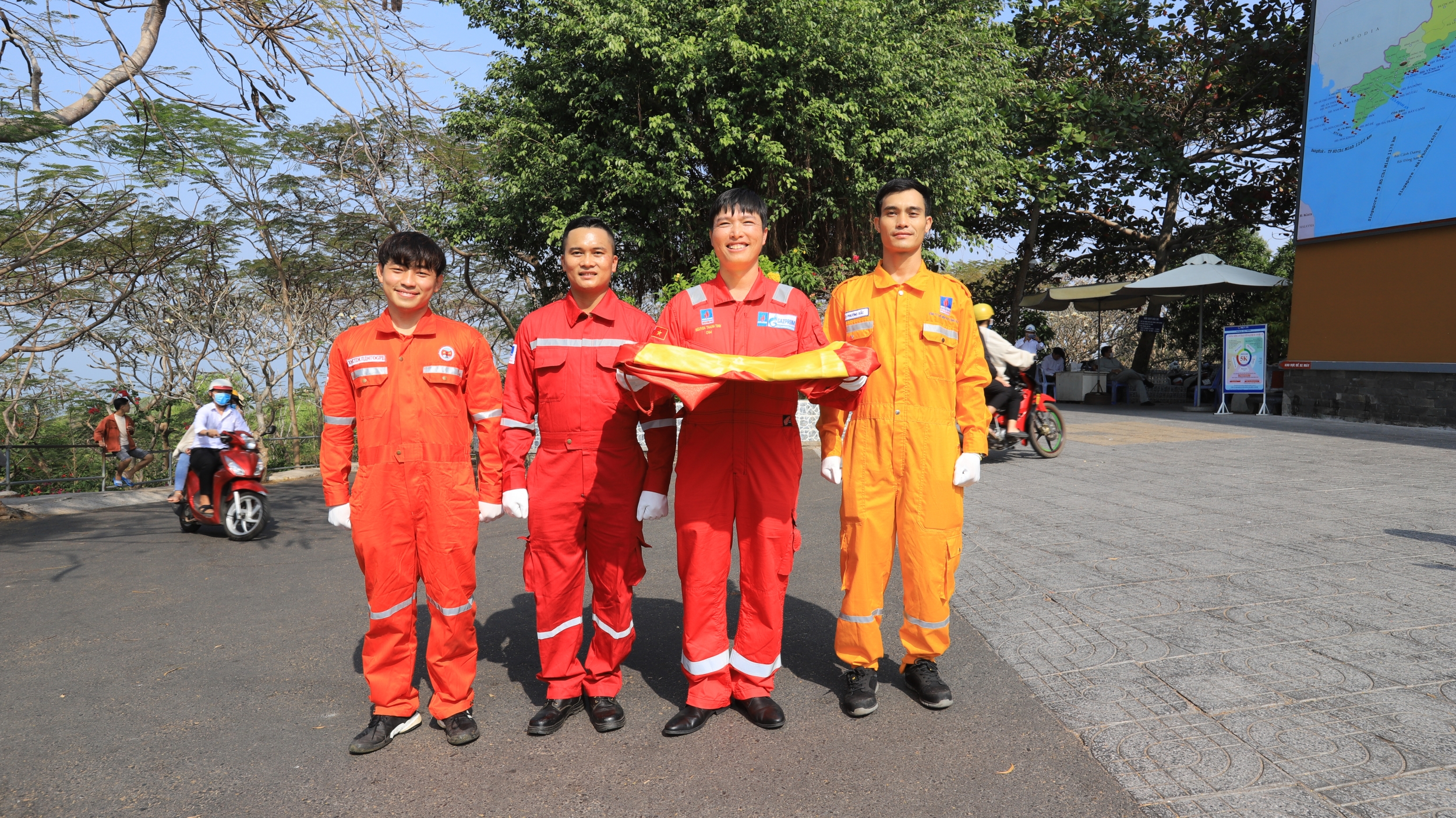 Phát động thi đua “Tuổi trẻ Dầu khí tiếp nối truyền thống, lan tỏa văn hóa Petrovietnam” Phát động thi đua “Tuổi trẻ Dầu khí tiếp nối truyền thống, lan tỏa văn hóa Petrovietnam”