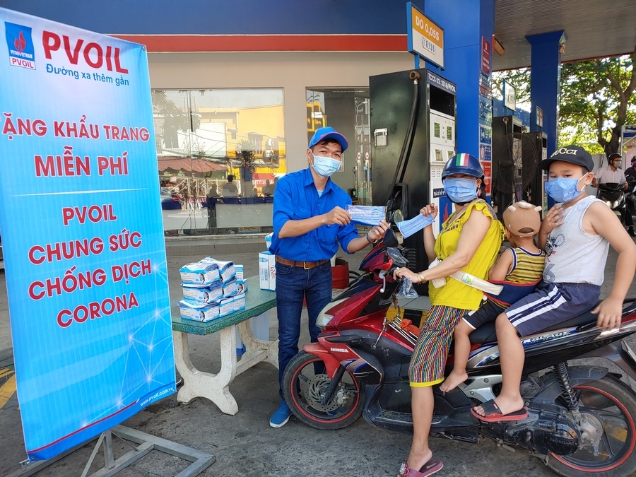PVOIL tặng khẩu trang miễn phí để phòng chống dịch Corona pvoil tang khau trang mien phi de phong chong dich corona