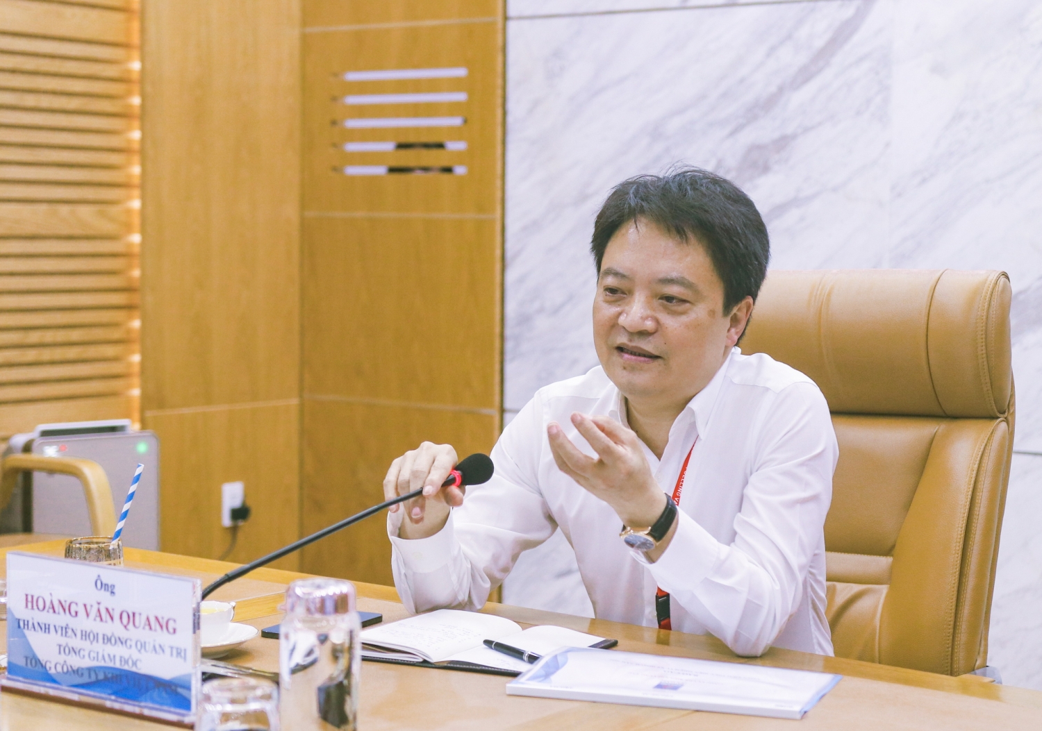 Tổng giám đốc PV GAS Hoàng Văn Quang chủ trì buổi làm việc