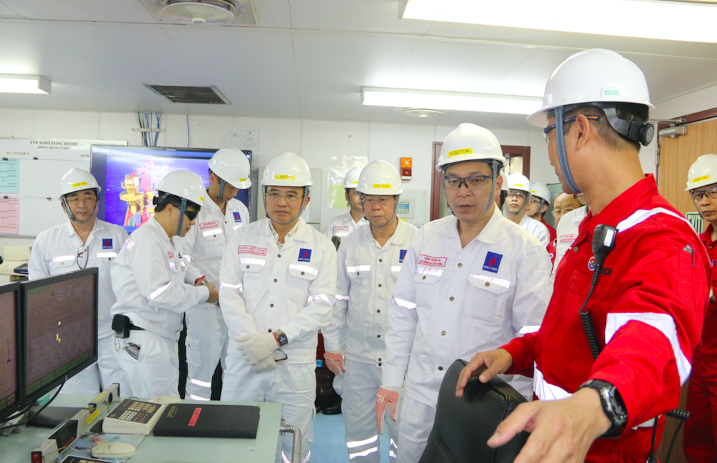 Mỗi giàn khoan trên biển là một cột mốc chủ quyền