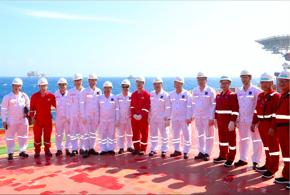 Mỗi giàn khoan trên biển là một cột mốc chủ quyền