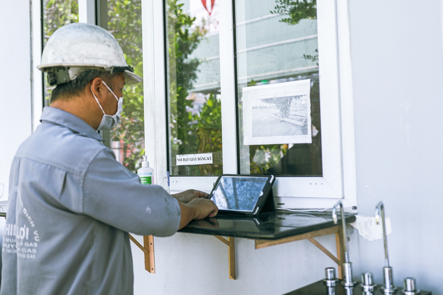 Công tác làm hồ sơ xe bồn và đánh giá kíp VH được đưa ra phía ngoài PĐK