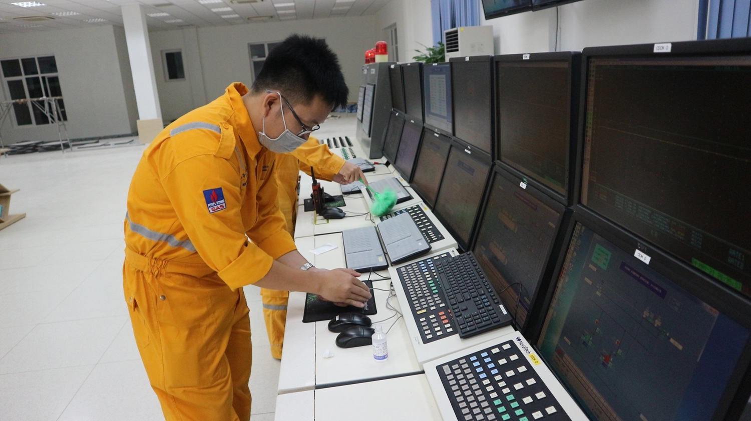 Chùm ảnh: Nghiêm túc thực hiện các quy định phòng chống dịch COVID tại Công ty Chế biến khí Vũng Tàu