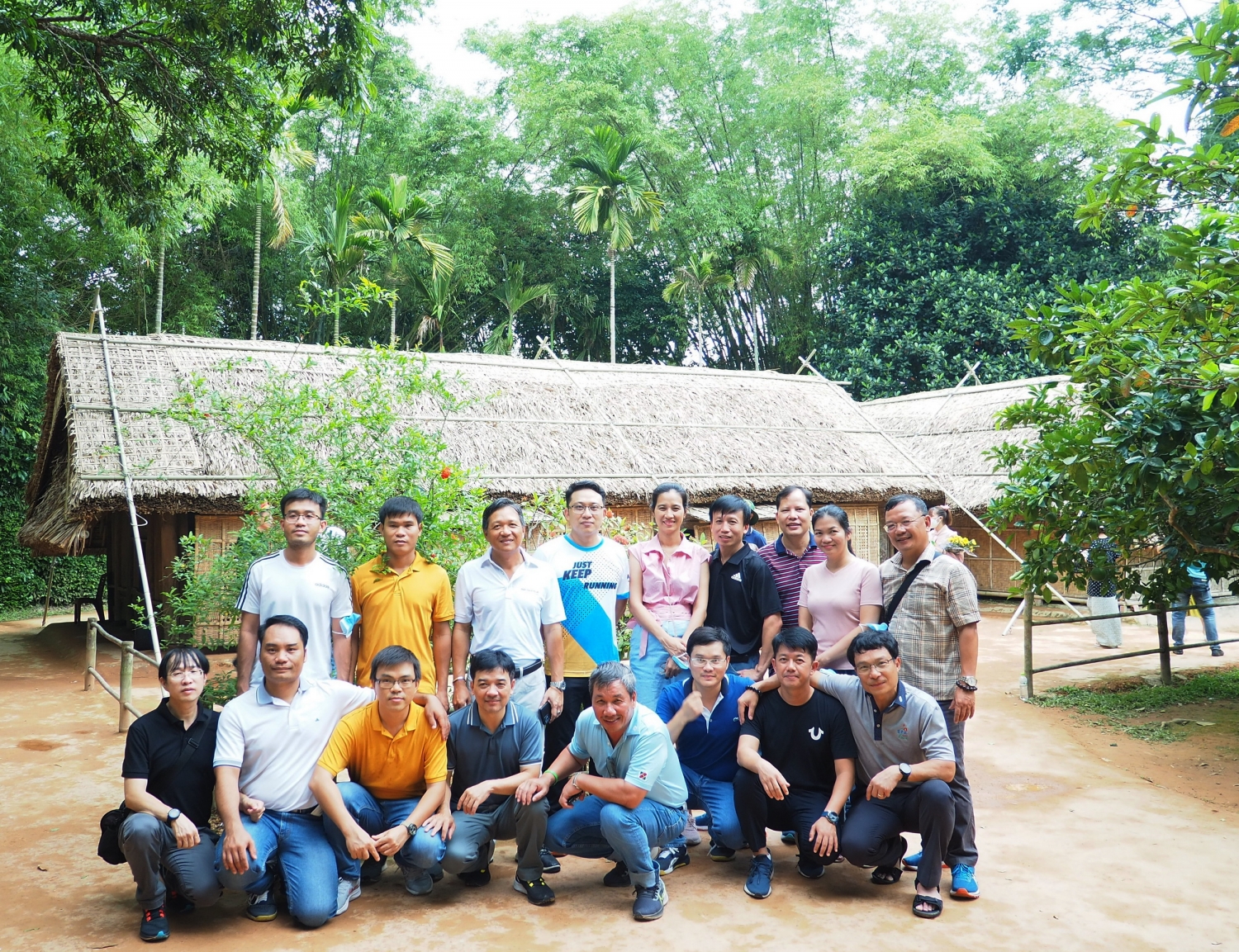 Chi bộ NCSP về thăm Làng Sen quê Bác – Nghệ An