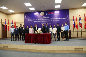 PVOIL Lào nhận quyết định ưu đãi thuế quan của Bộ Tài chính Lào
