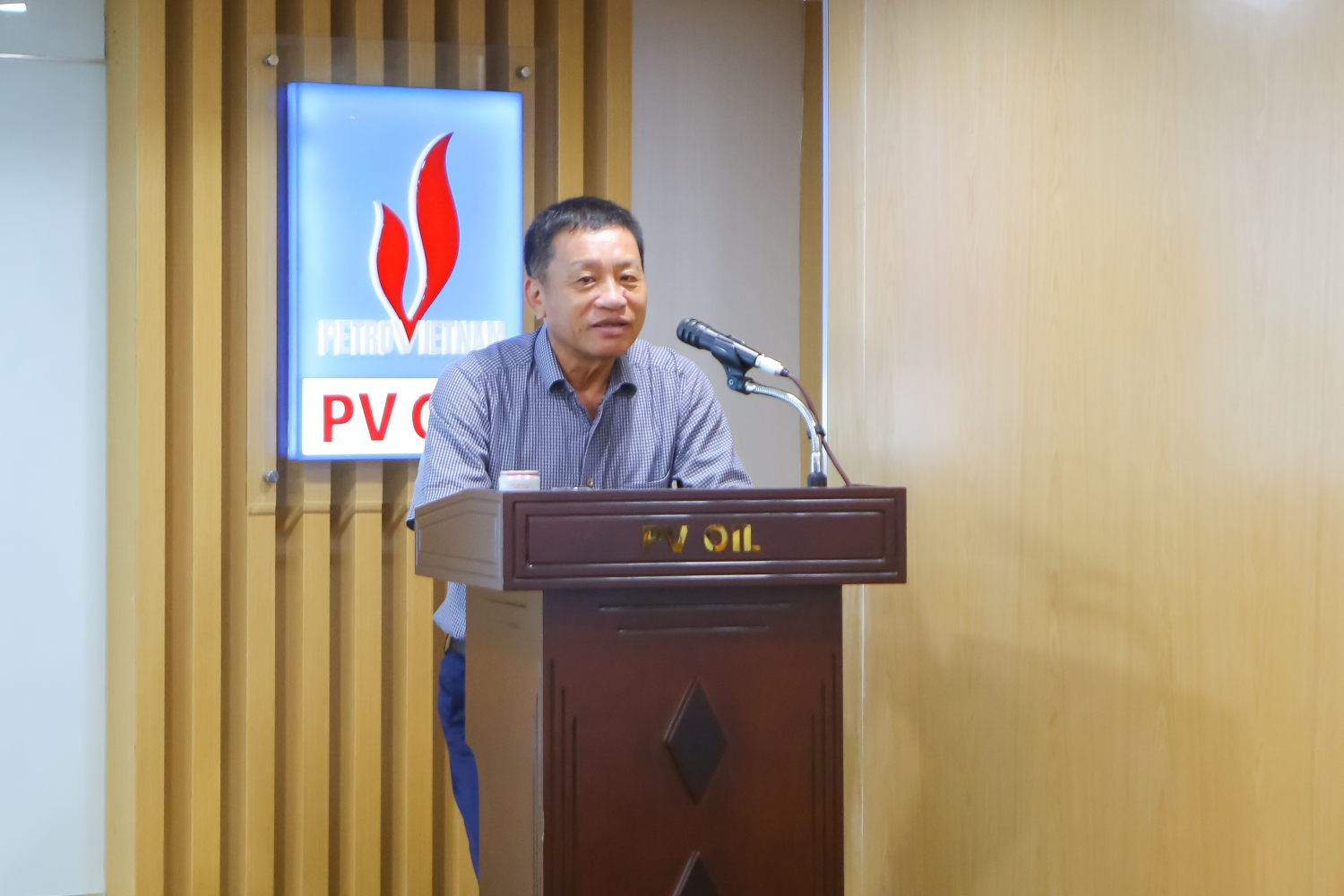 Ông Đoàn Văn Nhuộm – Tổng Giám đốc Tổng công ty phát biểu giao nhiệm vụ tại buổi Lễ