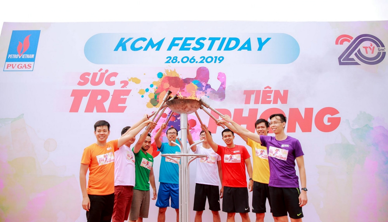 Các đội đấu tham gia nghi thức khai mạc Ngày hội vận động KCM 2019