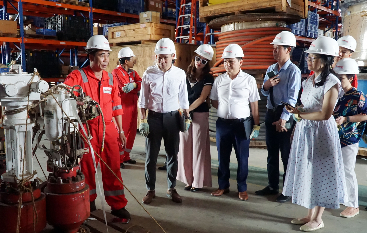 Giới thiệu với đoàn công tác về kho vật tư, thiết bị Cửu Long JOC Giới thiệu với đoàn công tác về kho vật tư, thiết bị Cửu Long JOC