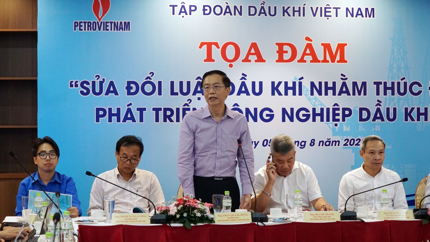 Ông Trần Quang Dũng - Trưởng Ban Truyền thông và Văn hóa doanh nghiệp Tập đoàn phát biểu kết luận Hội thảo