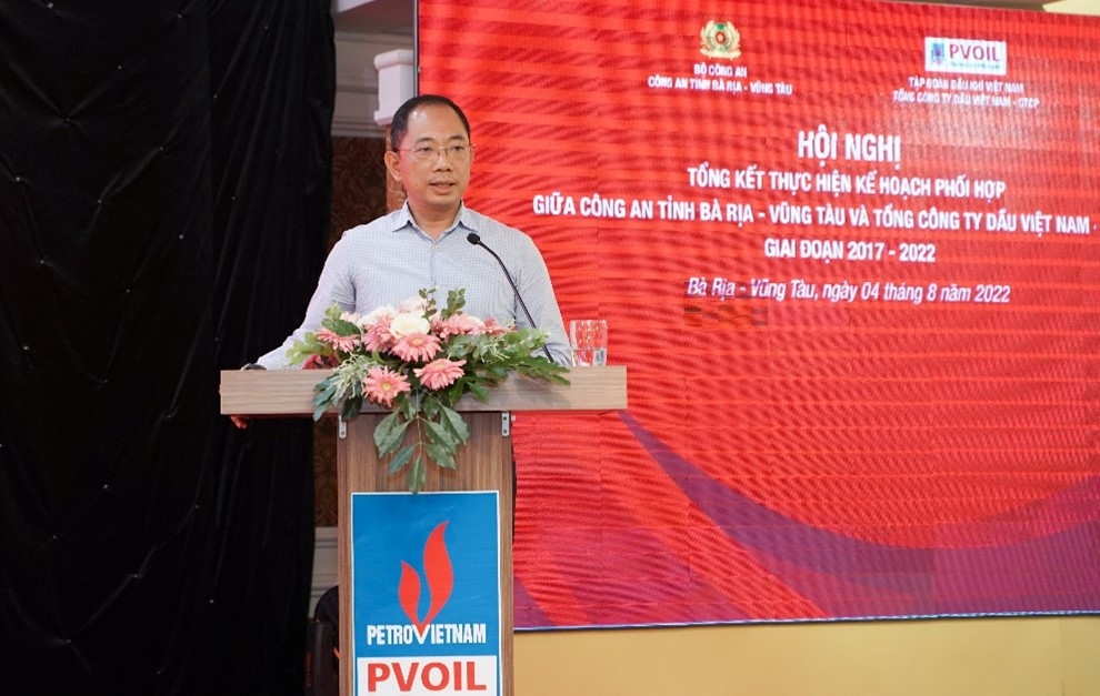 Ông Cao Hoài Dương - Bí thư Đảng ủy, Chủ tịch HĐQT PVOIL phát biểu tại Hội nghị
