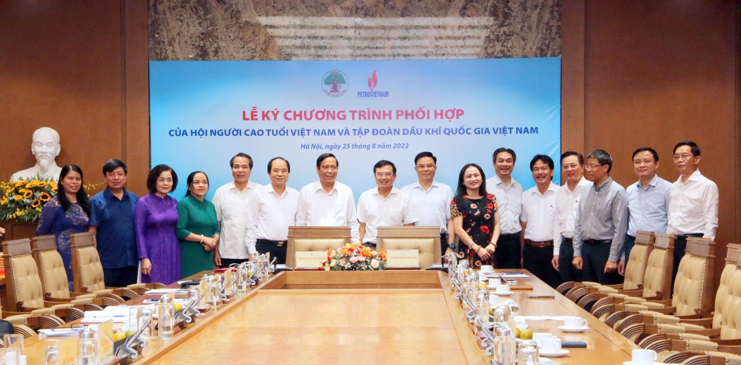 Petrovietnam ký chương trình phối hợp với Hội Người cao tuổi Việt Nam