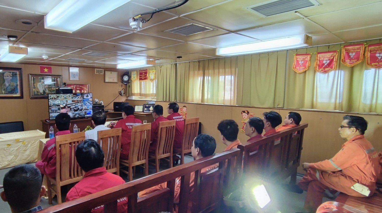 Thủ tướng Chính phủ Phạm Minh Chính làm việc với Petrovietnam Thủ tướng Chính phủ Phạm Minh Chính làm việc với Petrovietnam