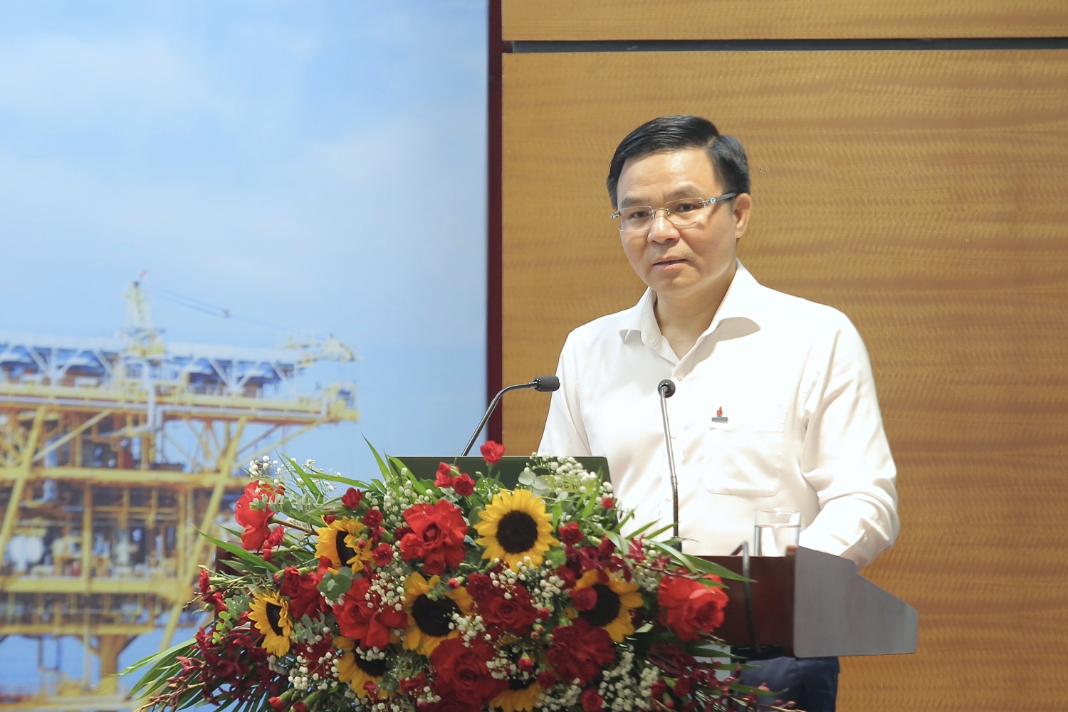 Thủ tướng Chính phủ Phạm Minh Chính làm việc với Petrovietnam Thủ tướng Chính phủ Phạm Minh Chính làm việc với Petrovietnam