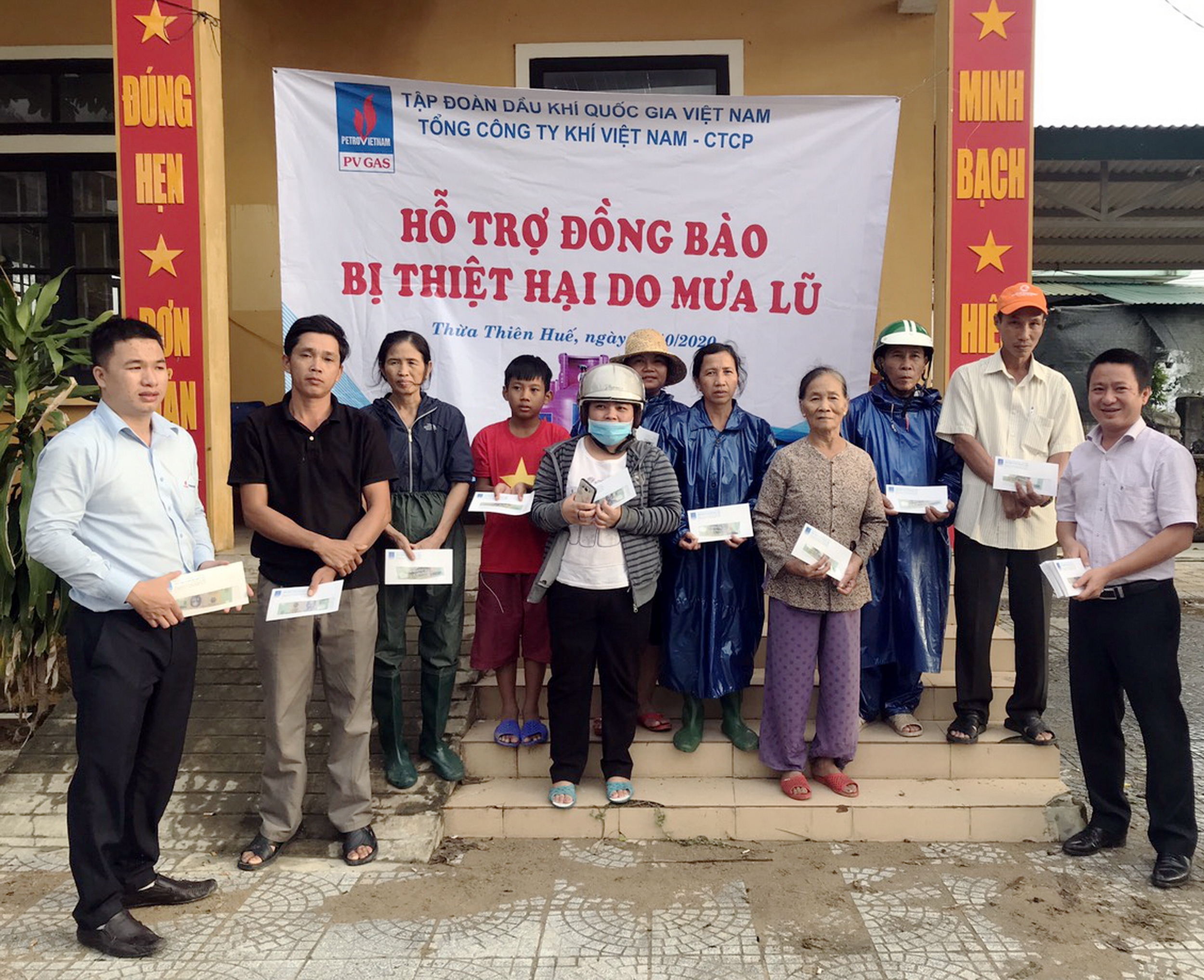 pv gas ung ho 600 trieu dong cho thua thien hue va quang tri ngay trong con bao so 8