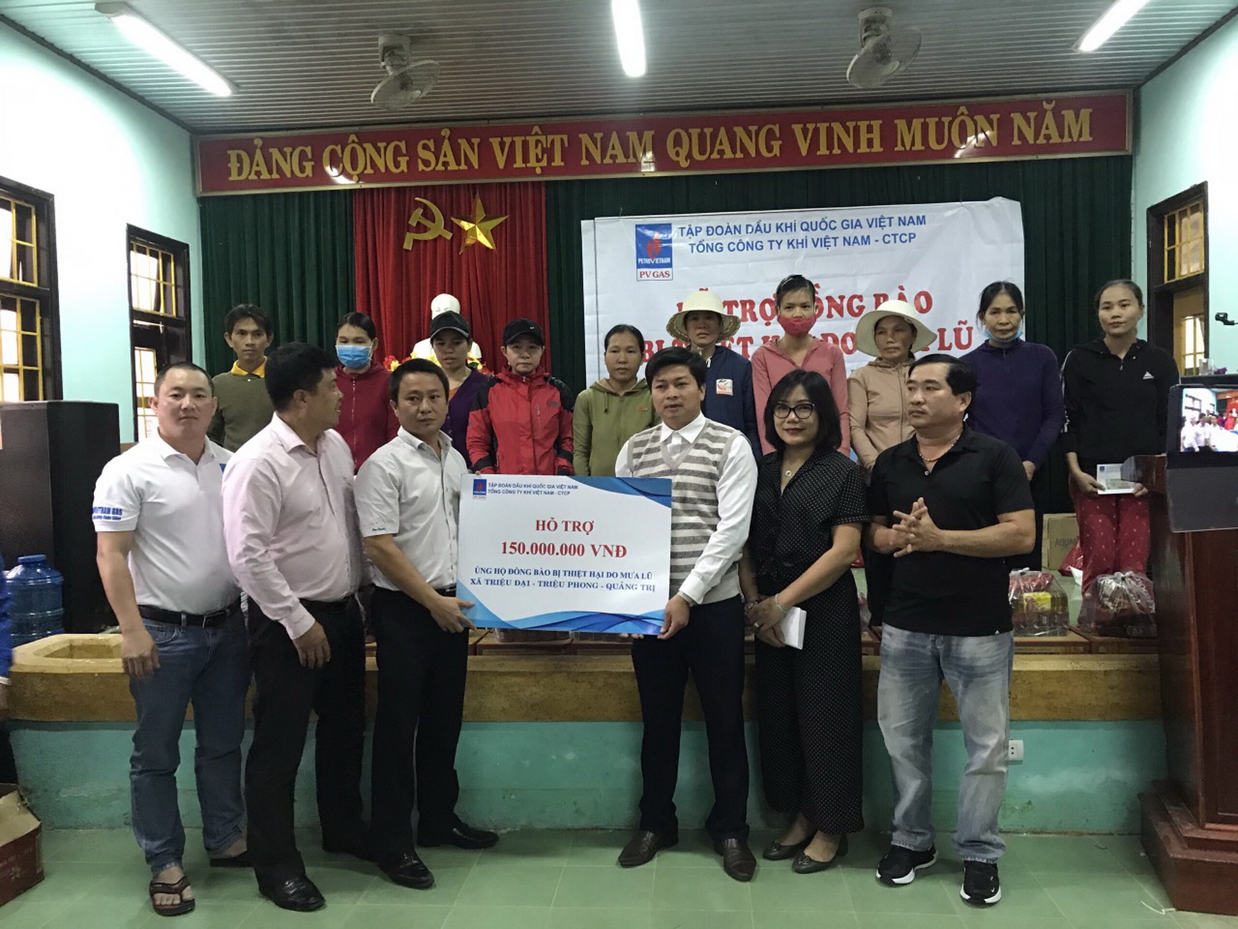 pv gas ung ho 600 trieu dong cho thua thien hue va quang tri ngay trong con bao so 8