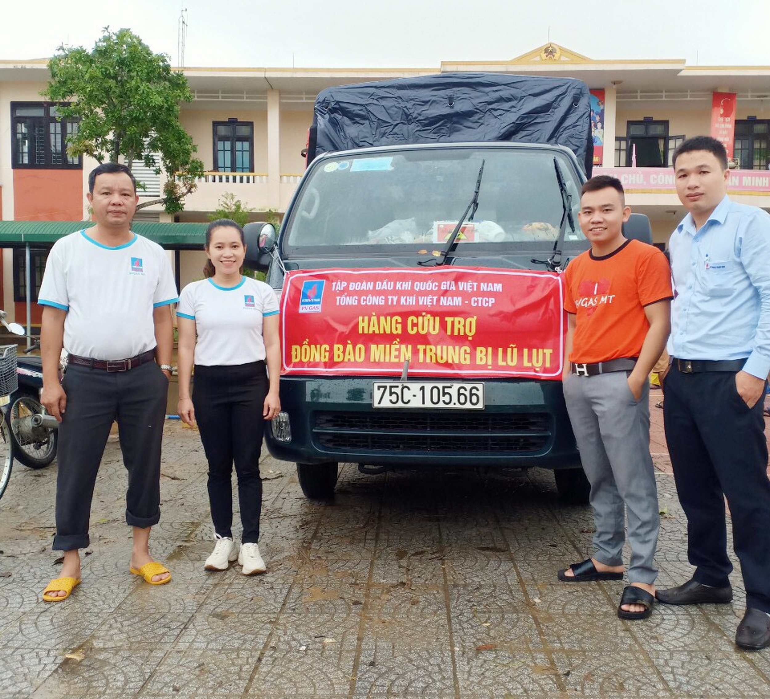 pv gas ung ho 600 trieu dong cho thua thien hue va quang tri ngay trong con bao so 8
