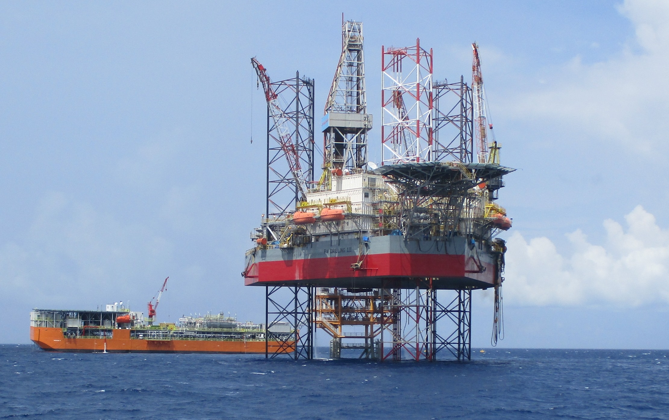 Giàn khoan PV DRILLING III đã đến Lô A, Campuchia vào ngày 21/10/2020. Giàn khoan PV DRILLING III đã đến Lô A, Campuchia vào ngày 21/10/2020.