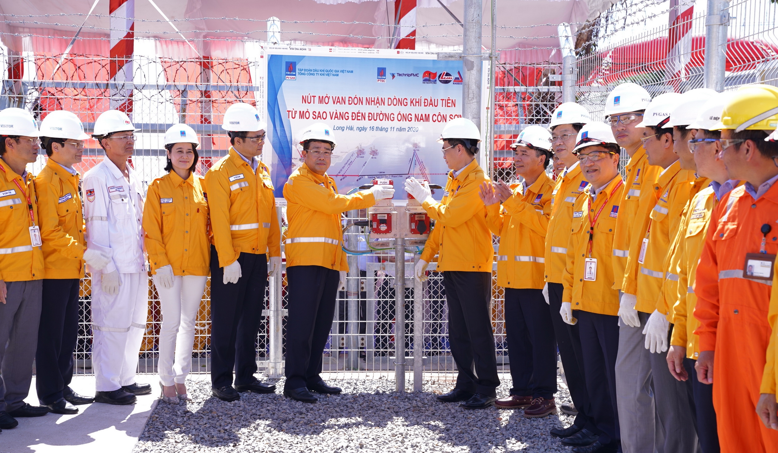 Lễ đón nhận dòng khí đầu tiên từ mỏ Sao Vàng – Đại Nguyệt đến đường ống Nam Côn Sơn 2