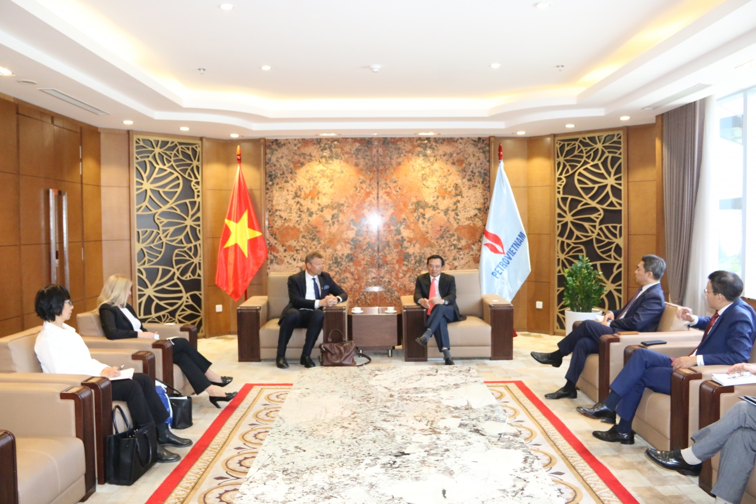 Chủ tịch HĐTV Petrovietnam Hoàng Quốc Vượng tiếp lãnh đạo Tập đoàn Equinor