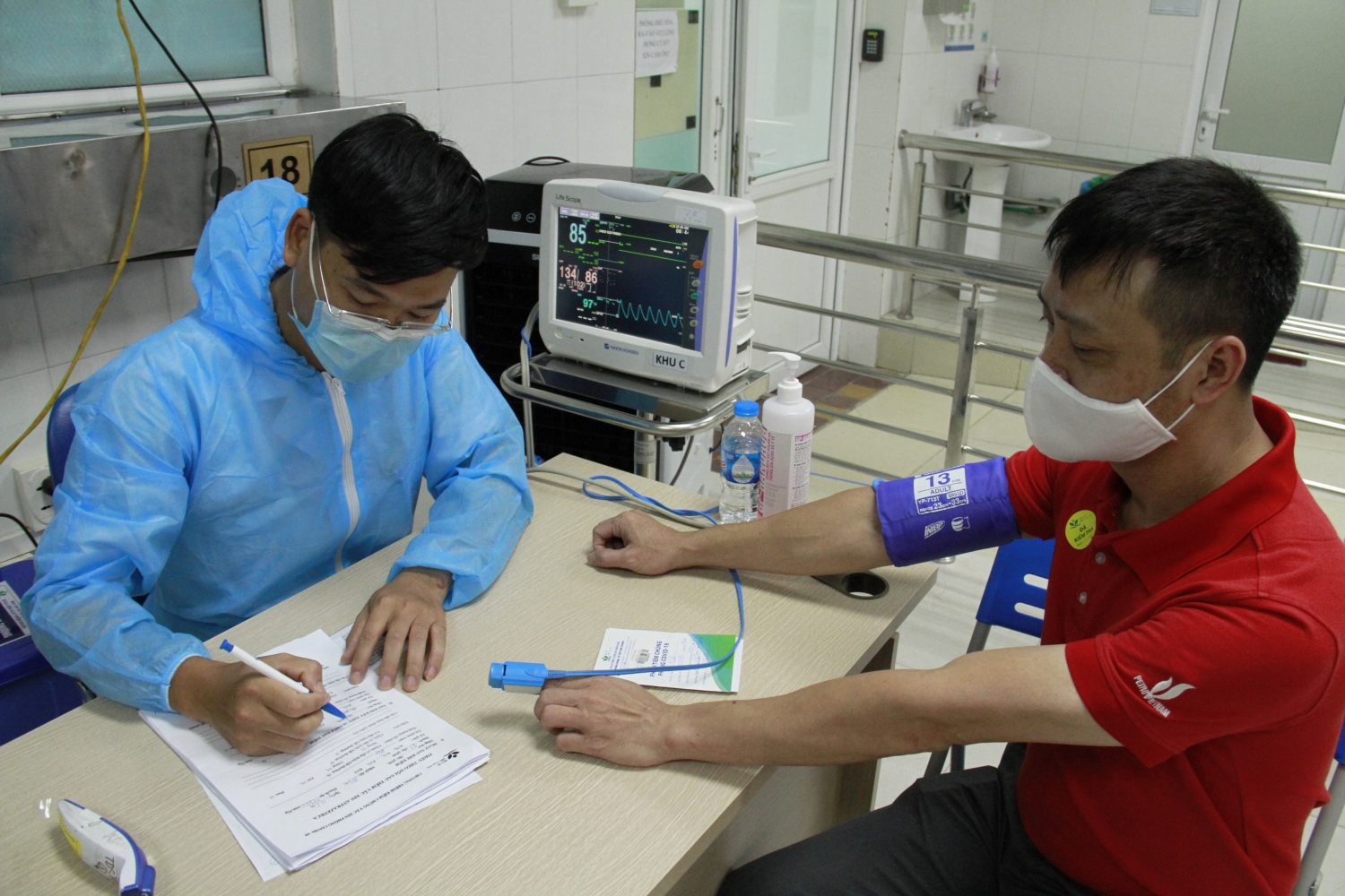 Petrovietnam triển khai tiêm mũi 2 vắc-xin Covid-19 cho cán bộ, người lao động Cơ quan Tập đoàn
