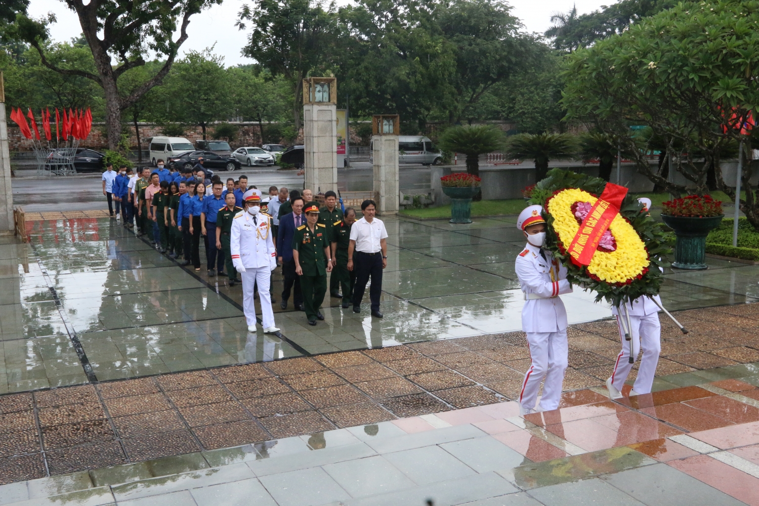 Lãnh đạo Petrovietnam dâng hương, tưởng niệm các anh hùng liệt sĩ