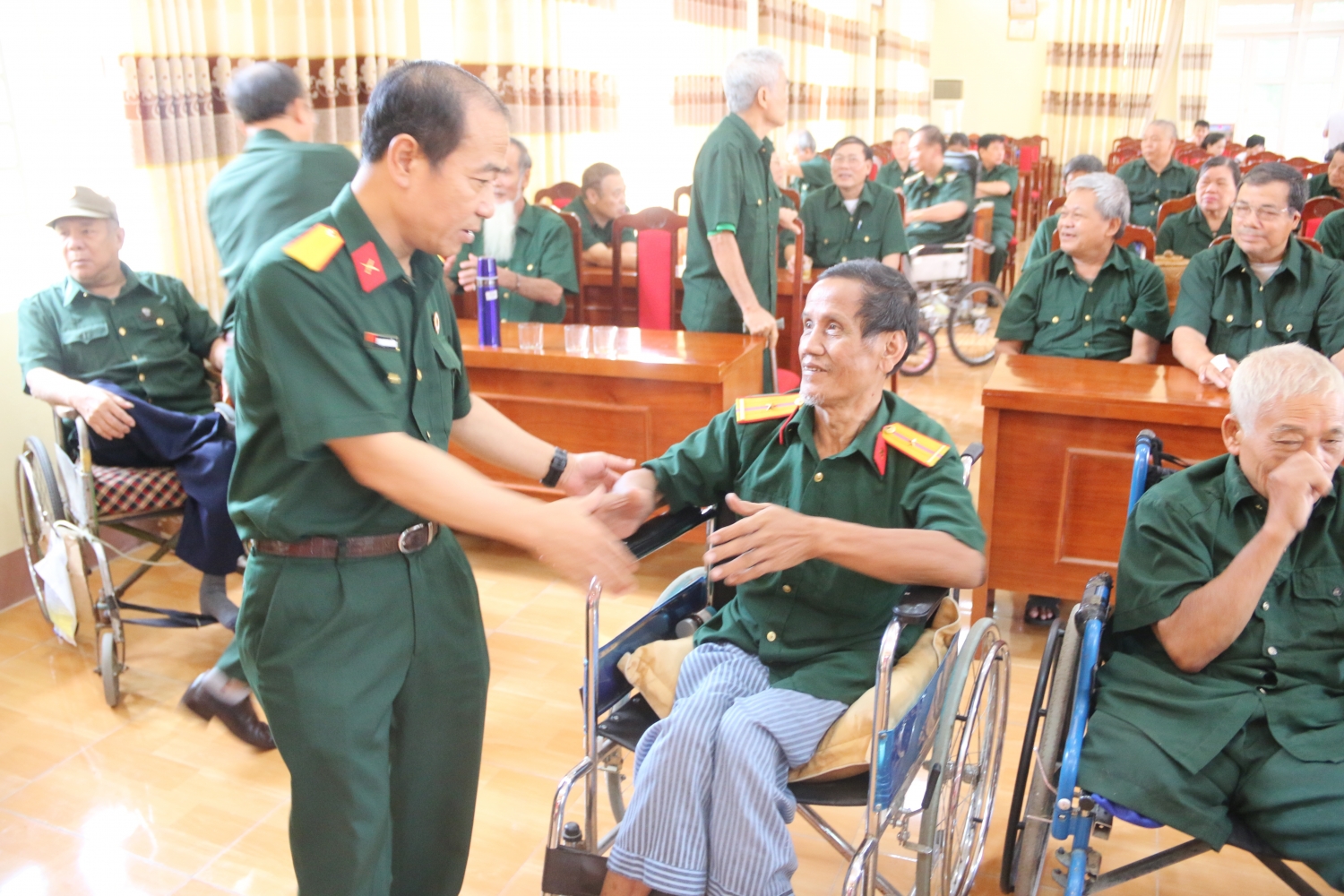 Hội CCB Tập đoàn thăm, tặng quà thương bệnh binh và hỗ trợ xây nhà nghĩa tình đồng đội tại tỉnh Phú Thọ