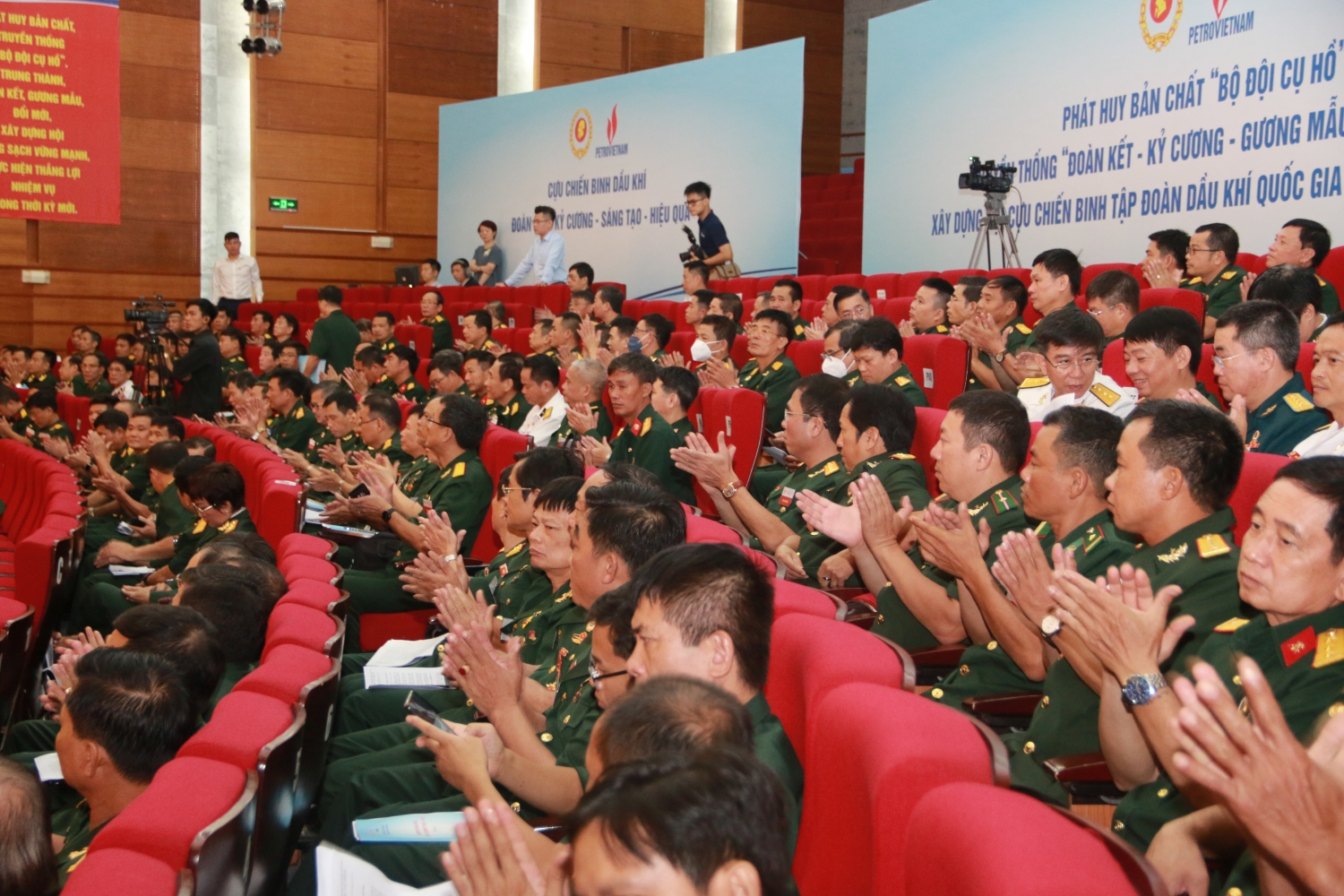 Đại hội đại biểu Hội Cựu chiến binh Tập đoàn Dầu khí Quốc gia Việt Nam lần thứ III, nhiệm kỳ 2022-2027 Đại hội đại biểu Hội Cựu chiến binh Tập đoàn Dầu khí Quốc gia Việt Nam lần thứ III, nhiệm kỳ 2022-2027