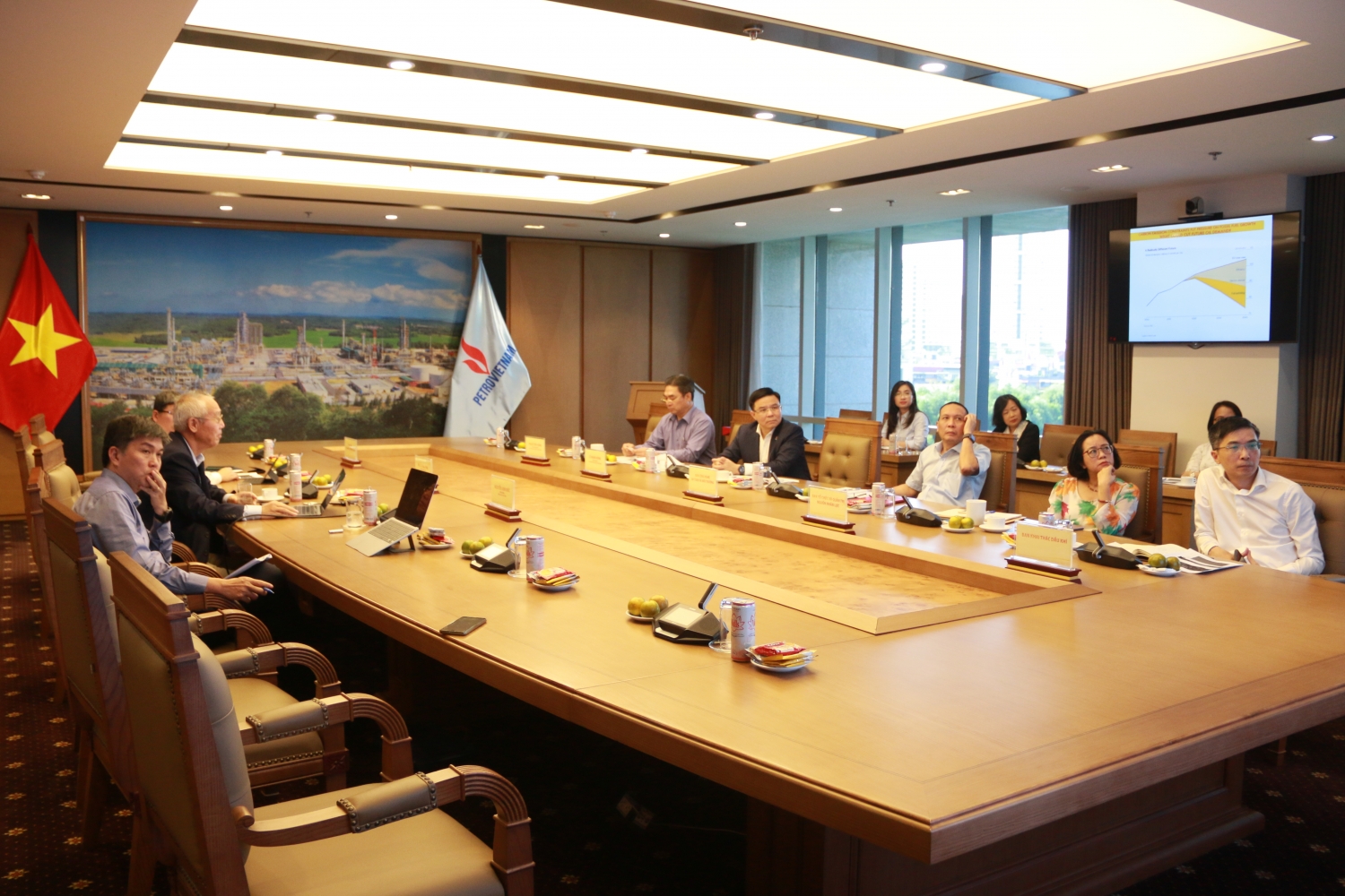 Petrovietnam và Viện Công nghệ Massachusetts chia sẻ kinh nghiệm về chuỗi giá trị hydro, chuyển dịch năng lượng Petrovietnam và Viện Công nghệ Massachusetts chia sẻ kinh nghiệm về chuỗi giá trị hydro, chuyển dịch năng lượng