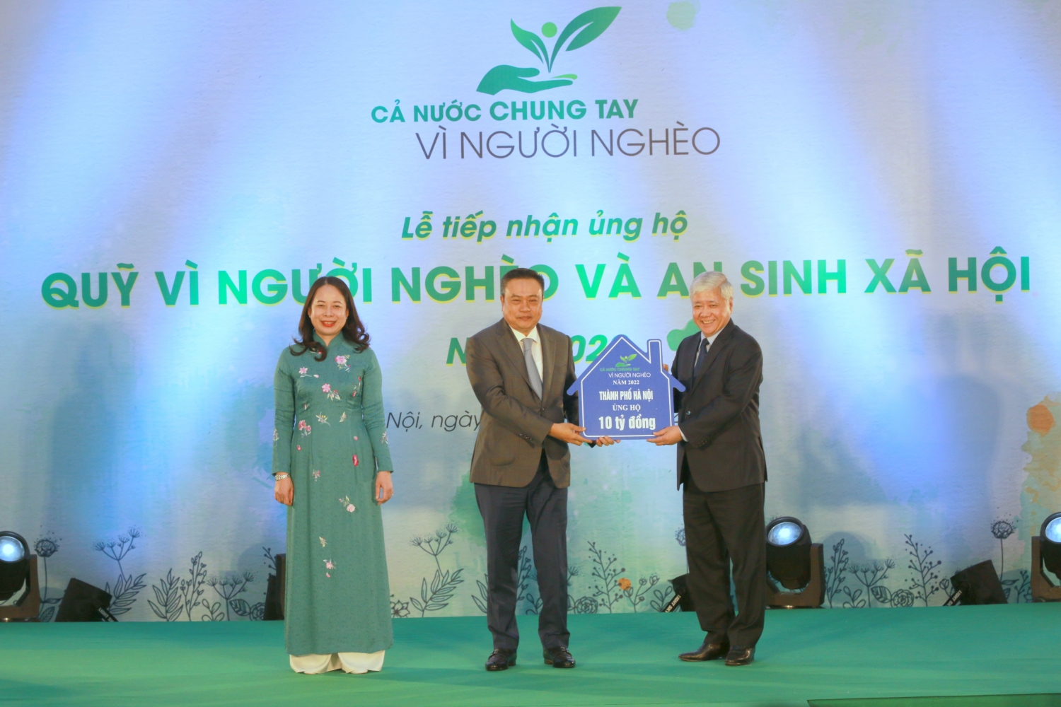 Petrovietnam ủng hộ 500 tỷ đồng cho Quỹ "Vì Người nghèo"