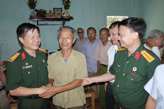 Hội CCB PVN tại lễ trao nhà nghĩa tình đồng đội tặng CCB Nguyễn Văn Hiên ở xã An Nội (Bình Lục, Hà Nam)