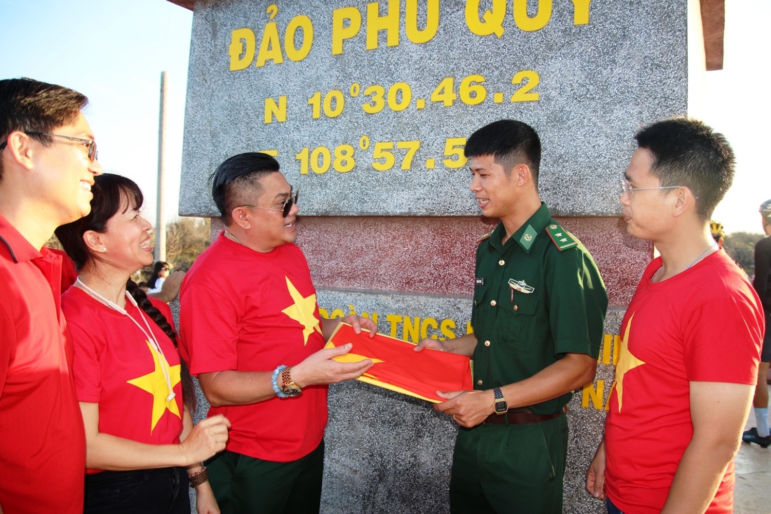 Đồng chí Đặng Đình Công - Chủ tịch Hội động viên Bộ đội Biên phòng đảo Phú Quý bảo vệ vững chắc chủ quyền an ninh biên giới, hoàn thành tốt nhiệm vụ chính trị được giao.