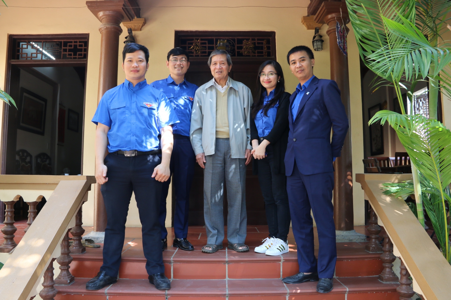 Đoàn Thanh niên Cơ quan Tập đoàn thăm hỏi, tri ân các thế hệ cán bộ ngành Dầu khí Đoàn Thanh niên Cơ quan Tập đoàn thăm hỏi, tri ân các thế hệ cán bộ ngành Dầu khí