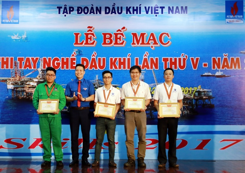 be mac va trao giai hoi thi tay nghe dau khi lan v nam 2017