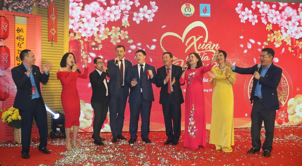 Ấm áp “Xuân nghĩa tình Dầu khí - Kết nối yêu thương” năm 2021 Ấm áp “Xuân nghĩa tình Dầu khí - Kết nối yêu thương” năm 2021
