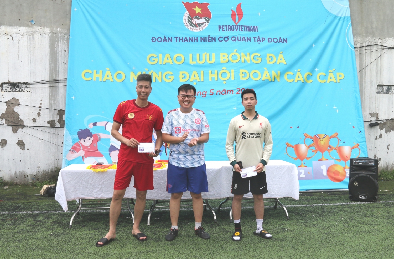 Đoàn Thanh niên Cơ quan Tập đoàn bế mạc giải bóng đá chào mừng Đại hội Đoàn các cấp