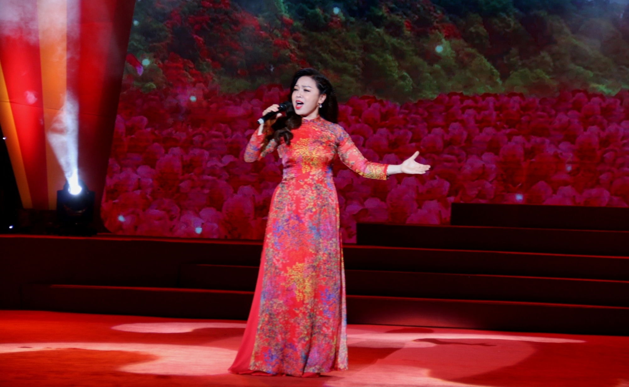 Xúc động chương trình nghệ thuật “Tiếng gọi non sông” xuc dong chuong trinh nghe thuat tieng goi non song