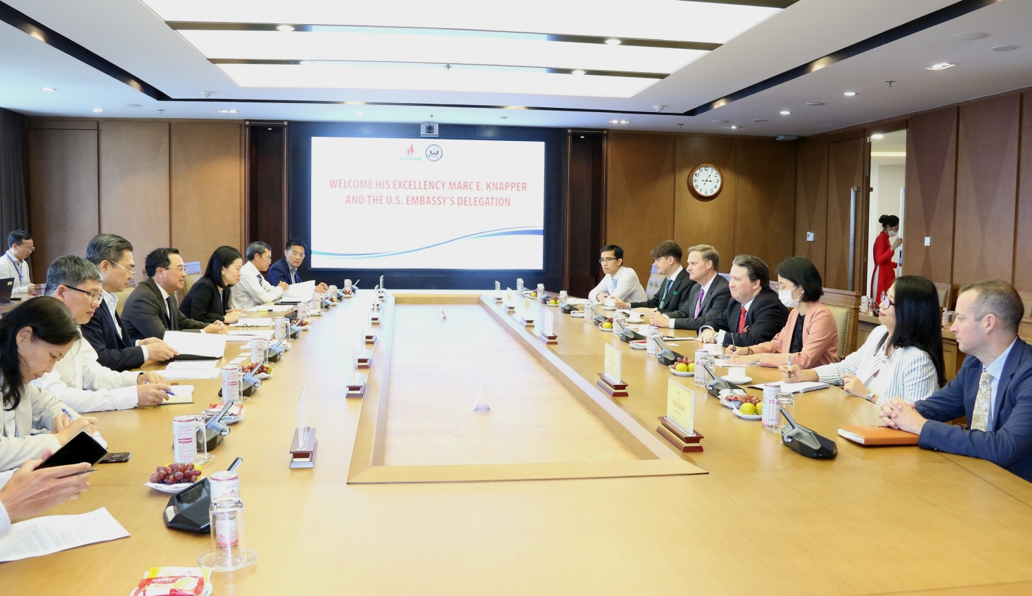 Chủ tịch HĐTV Petrovietnam tiếp Đại sứ Hoa Kỳ tại Việt Nam: Thúc đẩy hợp tác trong chuyển dịch năng lượng