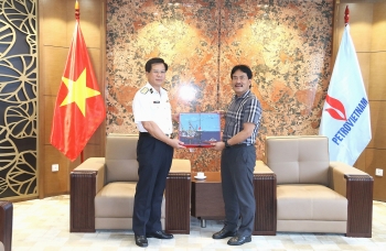 Thành viên HĐTV Nguyễn Hùng Dũng tiếp và làm việc với lãnh đạo Quân chủng Hải quân: Tăng cường phối hợp chặt chẽ, thiết thực, hiệu quả