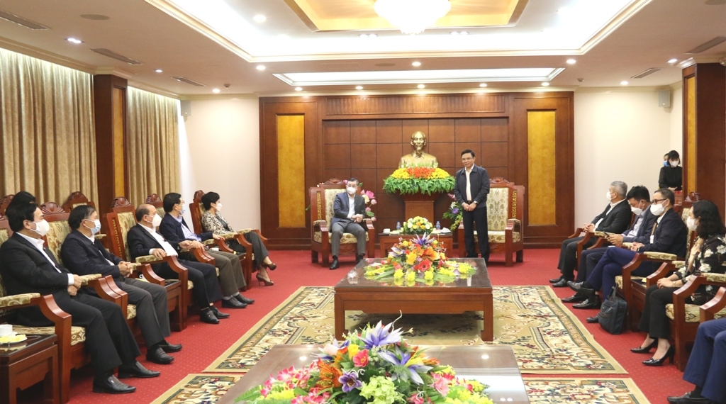 Tổng Giám đốc Petrovietnam Lê Mạnh Hùng làm việc với lãnh đạo tỉnh Hòa Bình