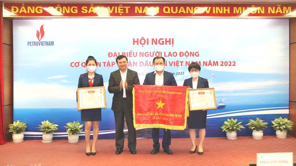 Tổng Giám đốc Petrovietnam Lê Mạnh Hùng đối thoại với người lao động Cơ quan Tập đoàn
