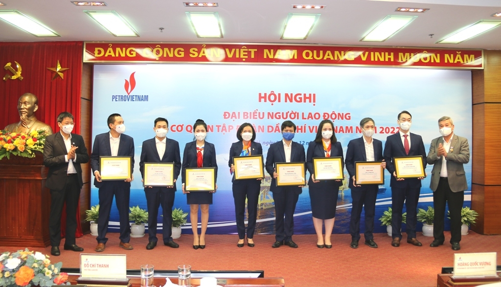 Tổng Giám đốc Petrovietnam Lê Mạnh Hùng đối thoại với người lao động Cơ quan Tập đoàn