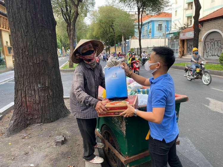 PETROSETCO chung tay trong cuộc chiến chống đại dịch Covid-19 petrosetco chung tay trong cuoc chien chong dai dich covid 19