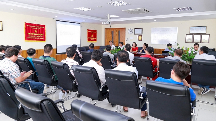 Xây dựng mối quan hệ cởi mở, hài hòa với người lao động