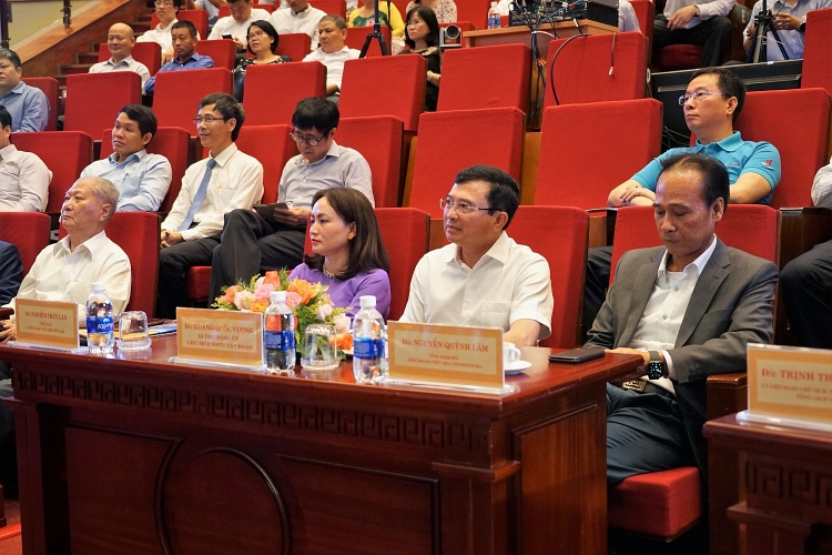 CĐ DKVN phát động Tháng Công nhân 2021 và Tháng hành động về ATVSLĐ năm 2021 CĐ DKVN phát động Tháng Công nhân 2021 và Tháng hành động về ATVSLĐ năm 2021