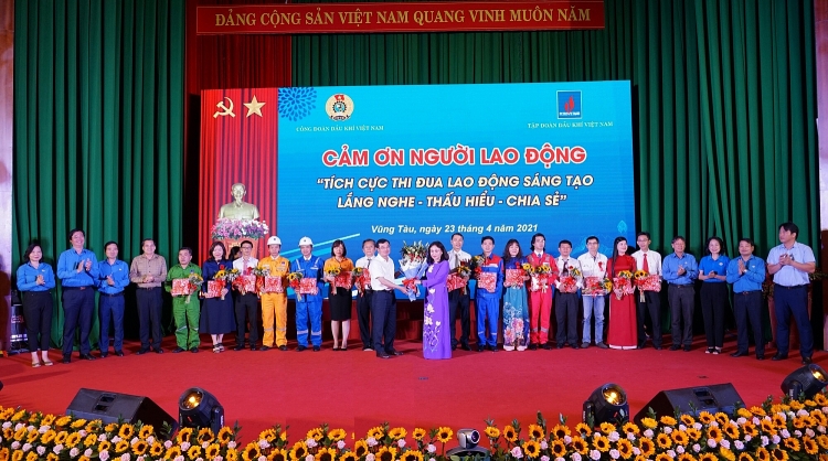 CĐ DKVN phát động Tháng Công nhân 2021 và Tháng hành động về ATVSLĐ năm 2021