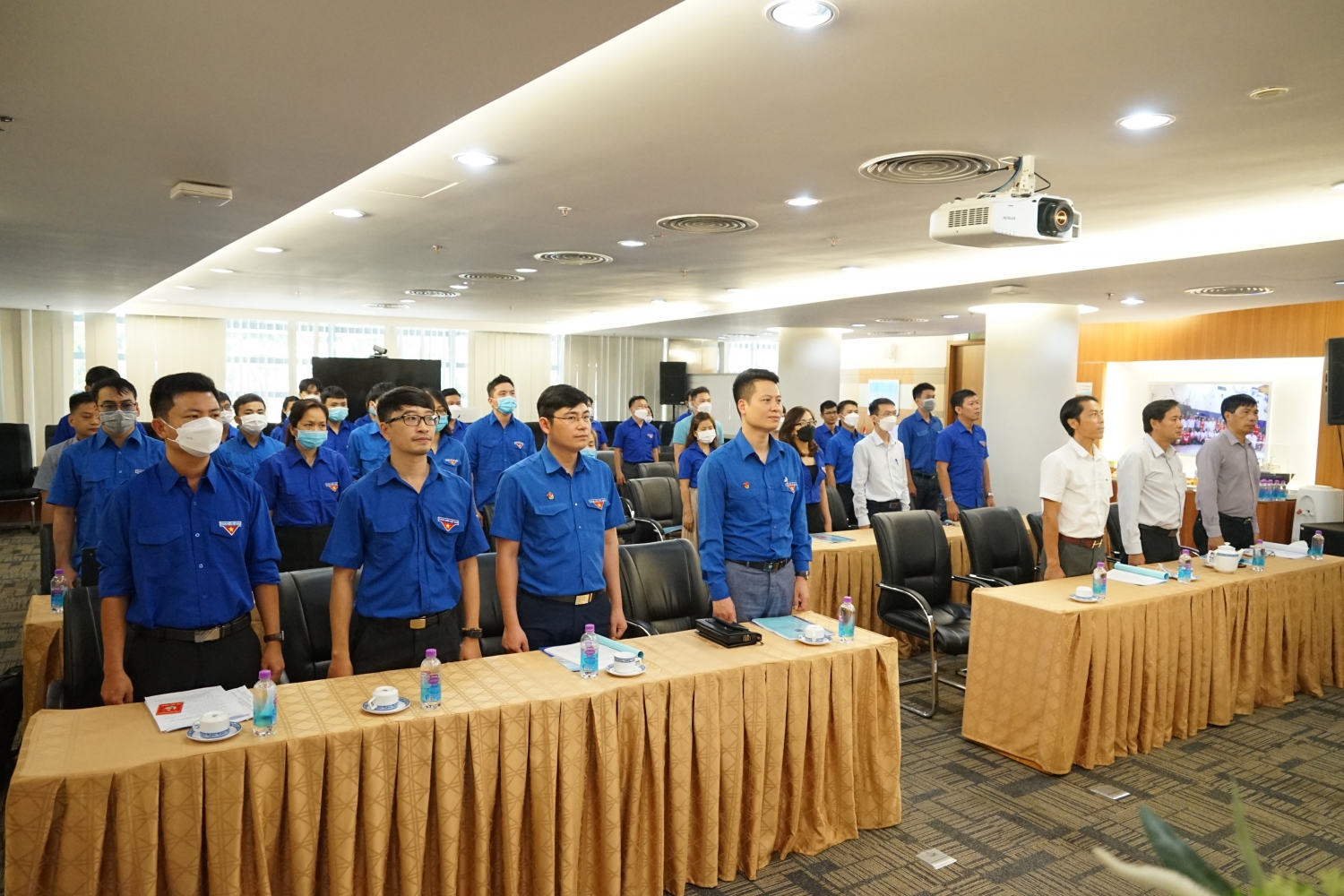 Tuổi trẻ PVMR: Tiên phong - Cống hiến - Gương mẫu - Đoàn kết - Sáng tạo Tuổi trẻ PVMR: Tiên phong - Cống hiến - Gương mẫu - Đoàn kết - Sáng tạo