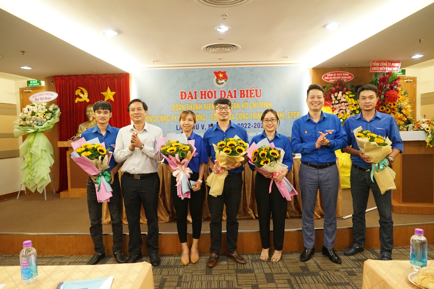 Tuổi trẻ PVMR: Tiên phong - Cống hiến - Gương mẫu - Đoàn kết - Sáng tạo Tuổi trẻ PVMR: Tiên phong - Cống hiến - Gương mẫu - Đoàn kết - Sáng tạo
