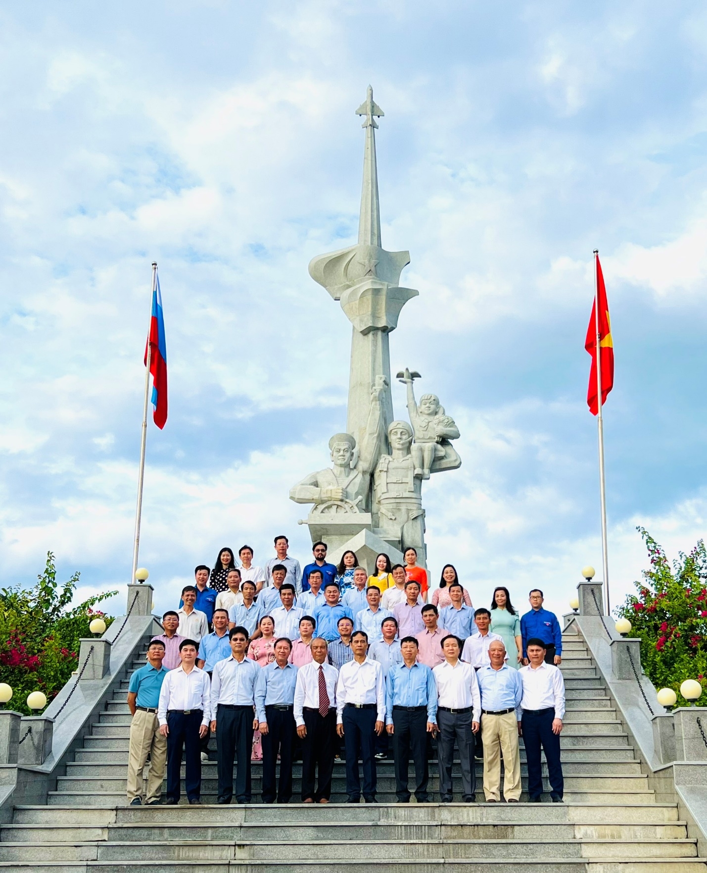 Đảng ủy Vietsovpetro tổ chức Chương trình gặp mặt kỷ niệm 40 năm Ngày thành lập Đảng bộ