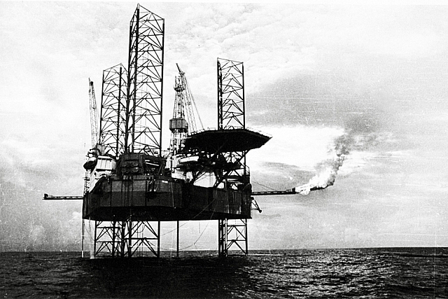 Vietsovpetro: 38 năm từ Bạch Hổ đến Cá Tầm vietsovpetro 38 nam tu bach ho den ca tam